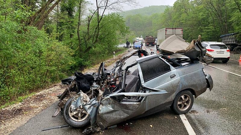 Водитель грузового тягача пойдёт под суд за смертельное ДТП в Геленджике