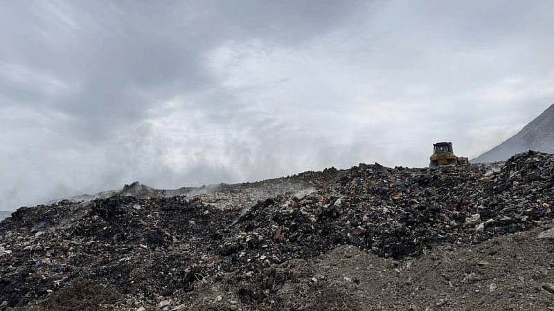 Порядка 100 человек привлекли к тушению пожара на полигоне в Новороссийске