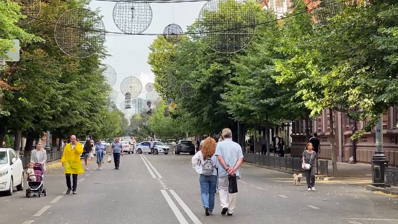 В Краснодаре для пешеходов частично открыли улицу Красную