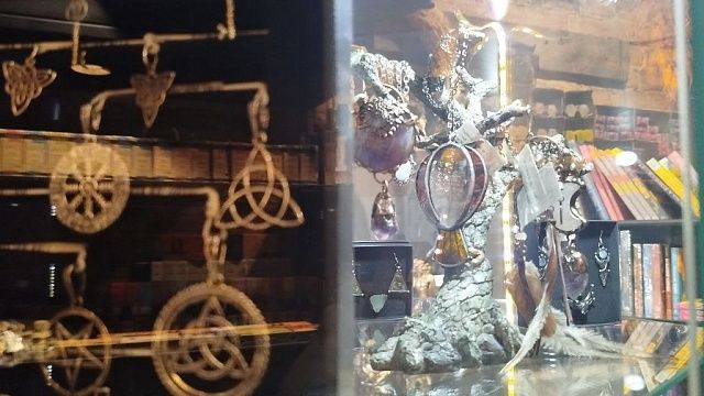 Похитившую у клиенток 860 млн рублей женщину-шамана объявили в розыск в Европе 