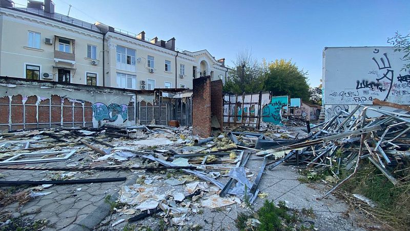 До конца недели начнут сносить заброшки за цветочными часами в Краснодаре