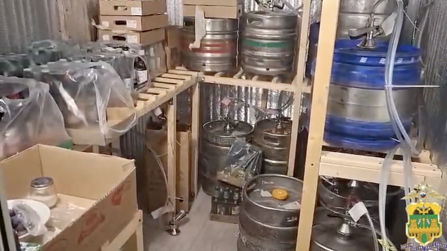 Почти 400 литров пива изъяли у нелегальной торговки в Новороссийске. Фото: пресс-служба УМВД России по Новороссийску