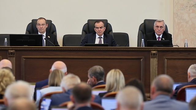 Выплаты многодетным семьям и жертвам стихийных бедствий увеличили на Кубани
