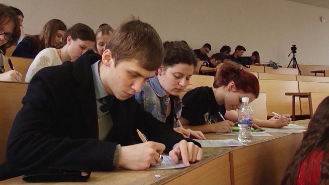 Стипендию главы Краснодара смогут получить больше студентов в 2025 году. Фото: телеканал «Краснодар»