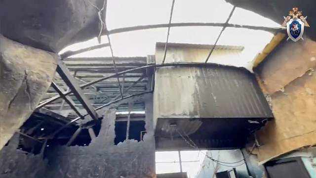 Люди не пострадали во время пожара в «Крокодиловом каньоне» в Ейске