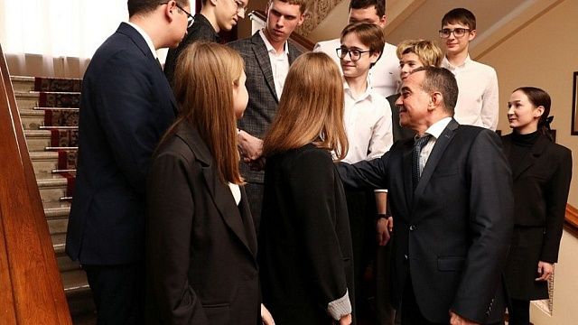 Губернатор Кубани встретился с участниками бизнес-школы «Подросток». Фото: пресс-служба администрации Краснодарского края