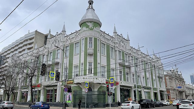 Историческое здание на углу улиц Красной и Гимназической. Фото: телеканал «Краснодар»