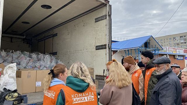 Более 5 тонн гуманитарной помощи получили жители пострадавшего дома в Ейске