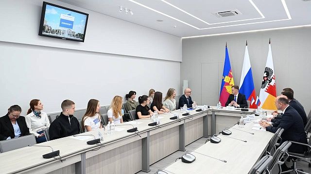 Евгений Наумов встретился с делегацией из Восточного Сараево. Фото: t.me/emnaumov