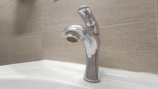 В Краснодаре из-за аварии на водопроводе отключили холодную воду