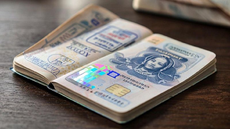 Чехия начала маскировать туристов из РФ из-за антироссийских санкций