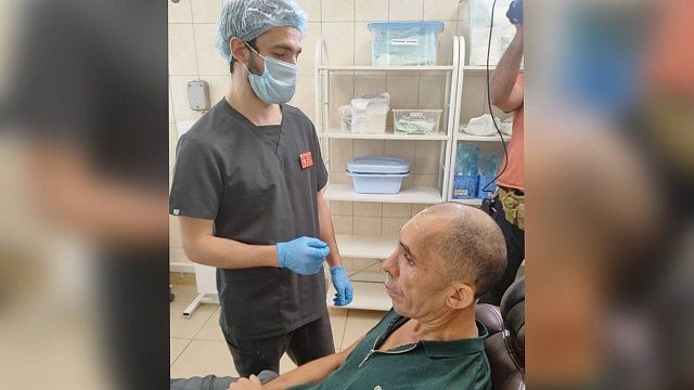 Врачи Кубани «сняли» часть лица пациента и удалили опухоль большого размера/фото: https://t.me/bsmp_krd