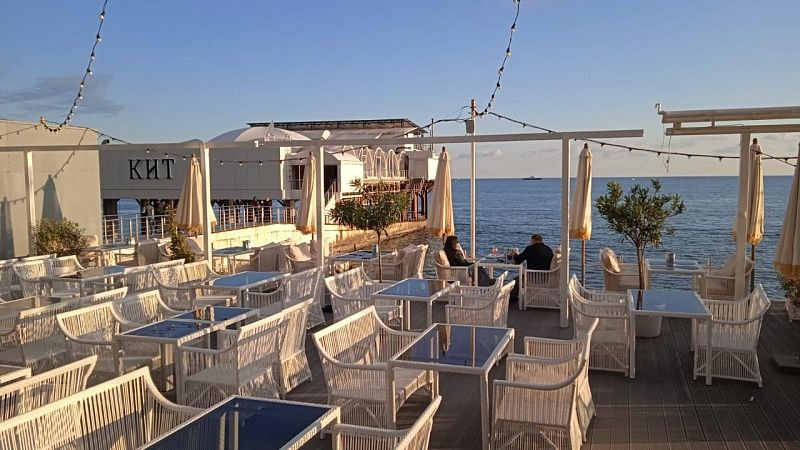 Международный знак отличия «Синий флаг» получил 51 пляж в Сочи 