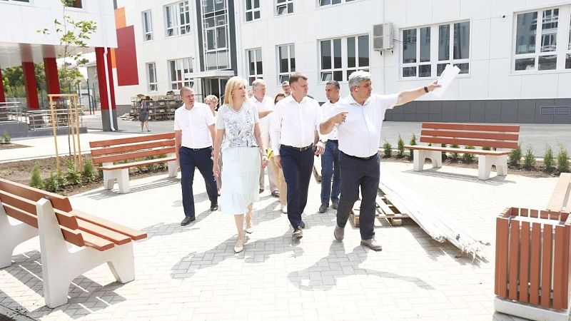 На ул. Тверской в Краснодаре завершают строительство школы на 1550 мест
