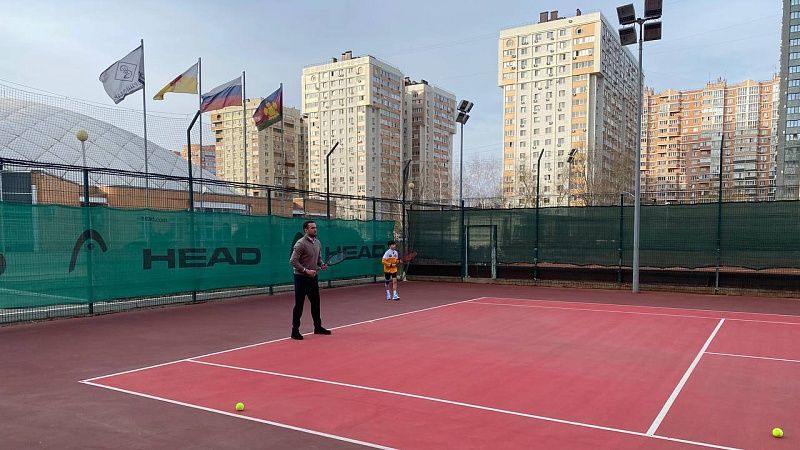 Замглавы Краснодара Ярченко оценил условия подготовки теннисистов