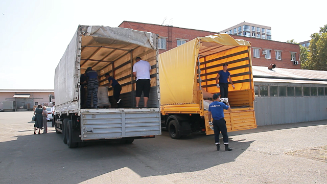 Из Кубани в Херсонскую область направили 20 тонн гумпомощи для защиты от пожаров Фото: Телеканал «Краснодар»