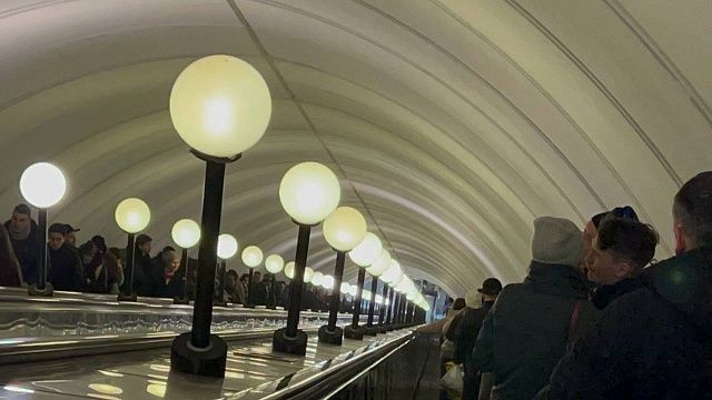 Человек на путях стал причиной задержки поездов в метро Москвы