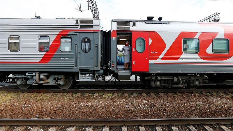 Падение обломков БПЛА нарушило движение поездов на Юге России