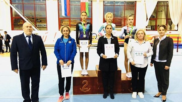 Кубанцы завоевали пять медалей на турнире по прыжкам на батуте. Фото: пресс-служба администрации Краснодарского края 