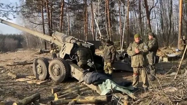Российские военнослужащие посвятили выстрел из пушки краснодарским школьникам