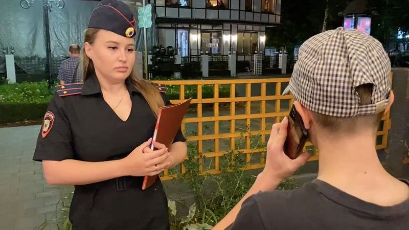 После 22:00 сиди дома: в Краснодаре прошел рейд по соблюдению «Детского закона»
