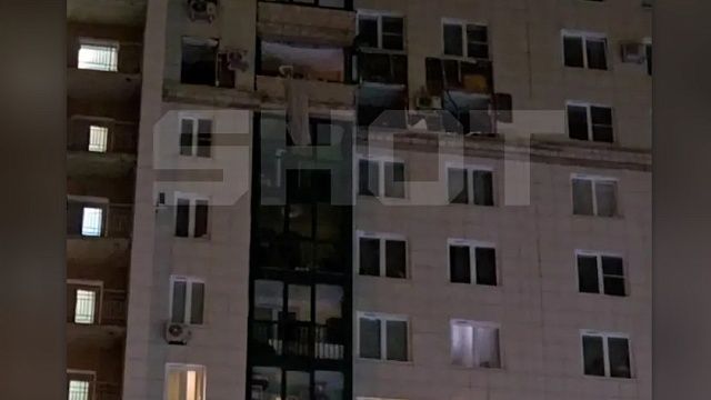 Часть стены вырвало из-за взрыва в квартире многоэтажки в Красногорске