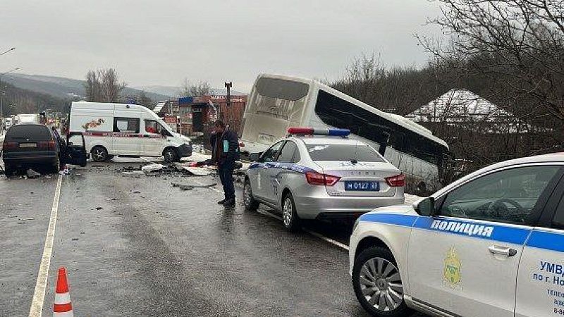 В ДТП с автобусом погиб виновник аварии на Кубани  