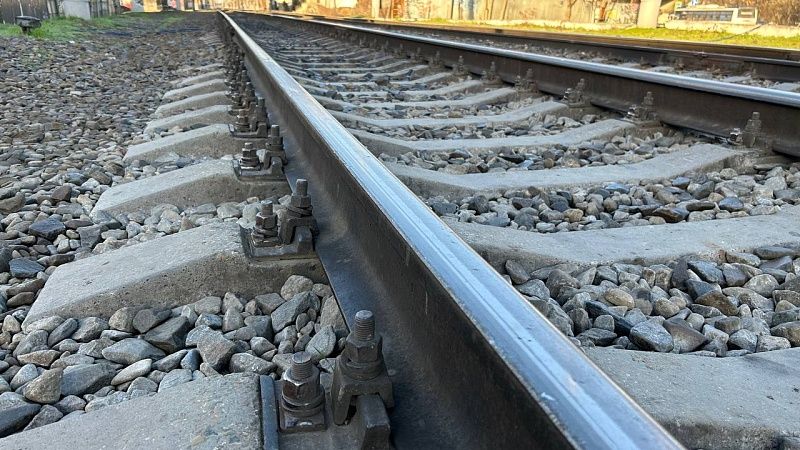 Пассажирский поезд сбил насмерть подростка в Краснодарском крае
