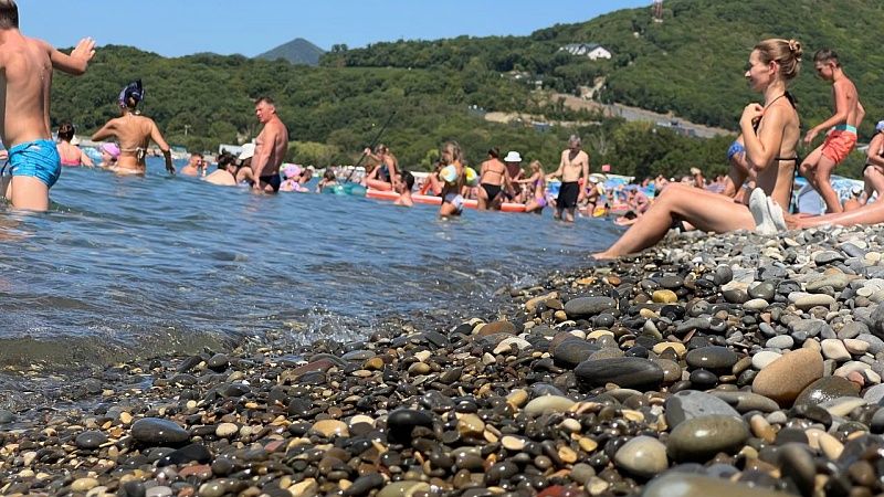 В Сочи и Туапсе морская вода прогрелась до +27 градусов