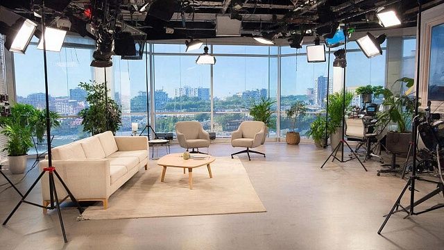 Иван Ургант запустил YouTube-канал «Живой Ургант»