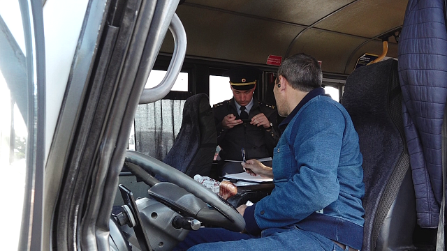 В Краснодаре прошел рейд по городским автобусам
