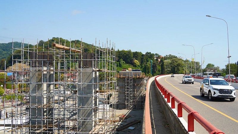 Ригели опор будущих мостов через Кудепсту начали бетонировать на обходе Адлера 