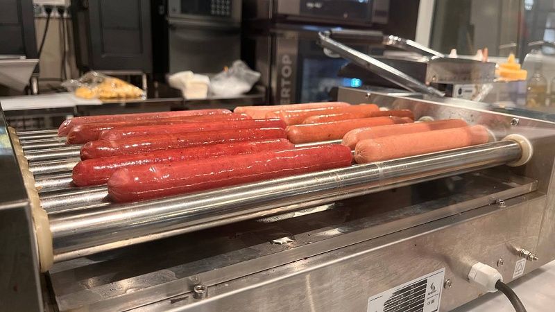 Покупатели нашли человеческие зубы в мясных продуктах в Китае