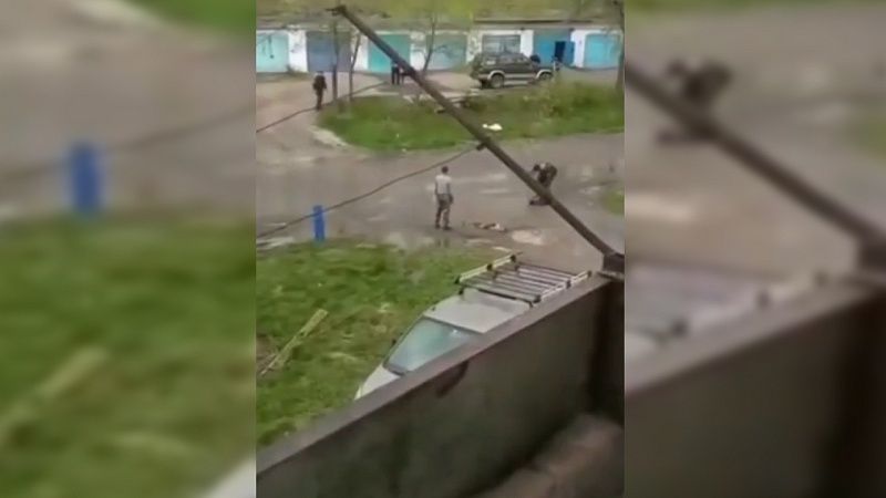 Очевидцы сняли на видео самоподрыв гранатой бойца ВСУ