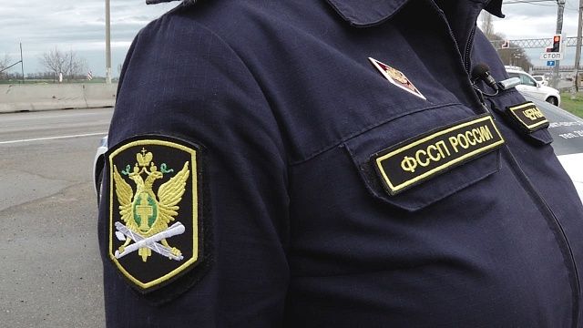 Незаконный двухэтажный торговый центр снесли в центре Сочи