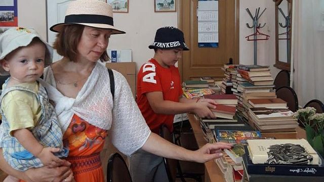 Краснодарцы за 3 недели собрали 2 тысячи книг для библиотек Донбасса и Херсона