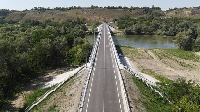 Досрочно открыли новый мост через реку Кубань в Усть-Лабинском районе