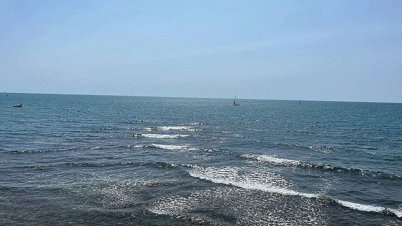 Многодетная мать выбросила в море тяжелобольную дочь в Греции