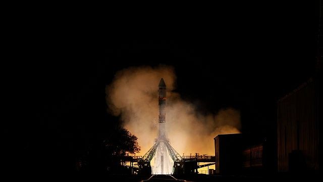 Обломки ракеты-носителя научного спутника с мухами и мышами упали в Карпинске