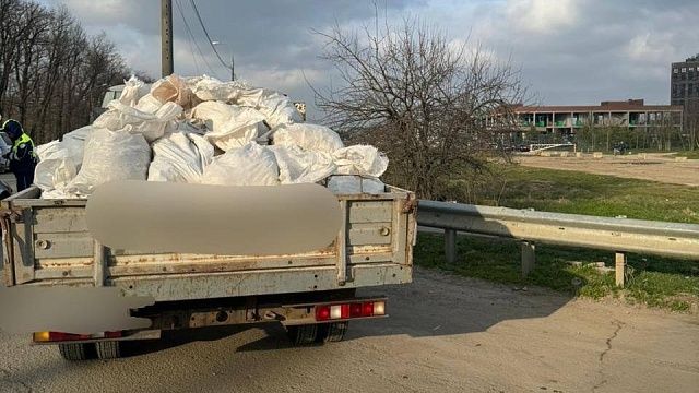 С начала года в Краснодаре выявили более 80 нелегальных мусорщиков. Фото: пресс-служба УМВД России по городу Краснодару
