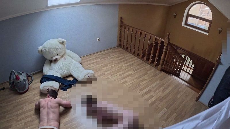 Подпольный притон отца и сына накрыли в Сириусе