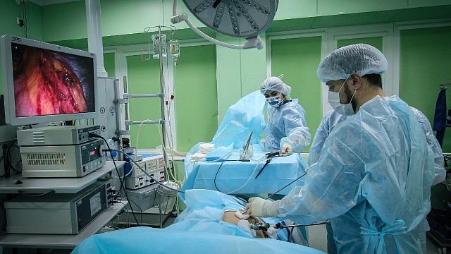 Онкоурологи Краснодара провели сложную операцию, сохранив все органы и сосуды пациента