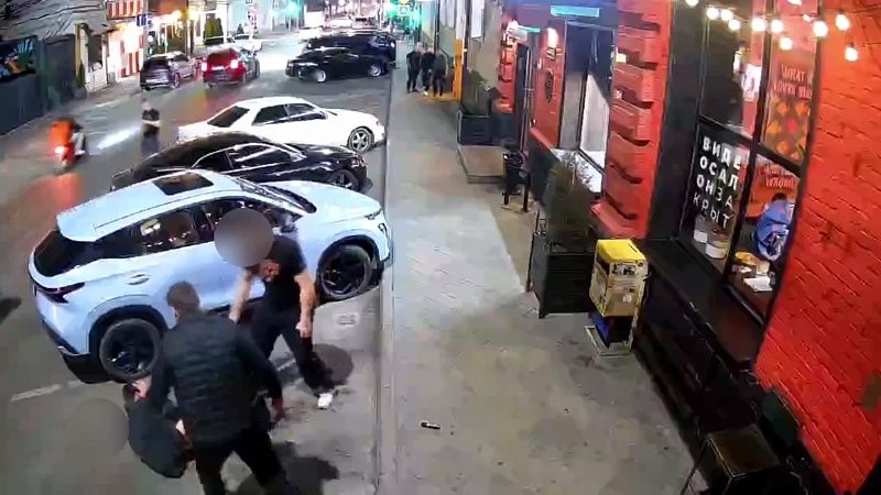 Выстрелившего в лежачего мужчину охранника задержали в Краснодаре