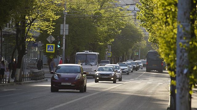 Эксперт рассказал, какие документы нужны для проезда по сухопутному маршруту в Крым. Фото: телеканал «Краснодар»