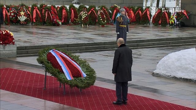 Президент почтил память ленинградцев и павших в боях за северную столицу