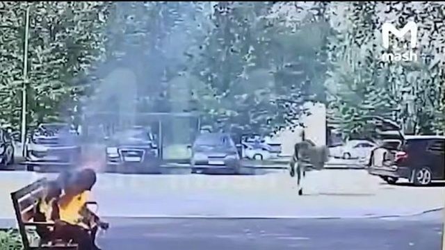На видео сняли курящего и горящего заживо мужчину в Набережных Челнах