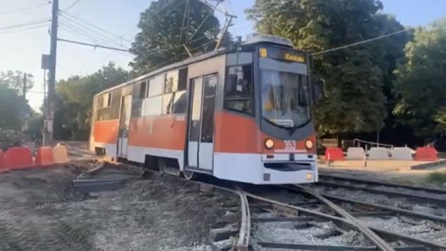 По модернизированной трамвайной линии в Краснодаре поехали первые трамваи Фото: Новый трамвай Краснодара
