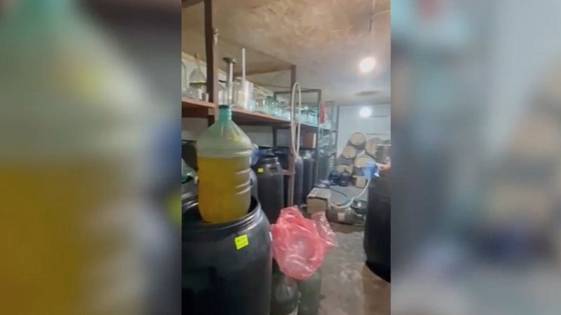 Полиция Геленджика изъяла в кафе более 10 тонн «паленого» алкоголя