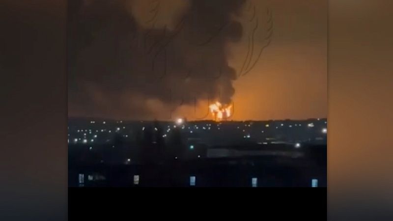 Очевидцы сняли видео с выбросом горящих нефтепродуктов на нефтебазе в Кавказской 