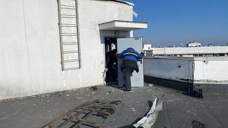 В центре Краснодара приступили к восстановлению повреждений после атаки БПЛА